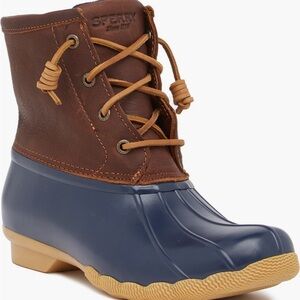 NEW in box Sperry Saltwater Tan and Navy Lace-Up Duck Boot women’s 7